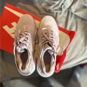 Nike Women's Light Pink Sneakers